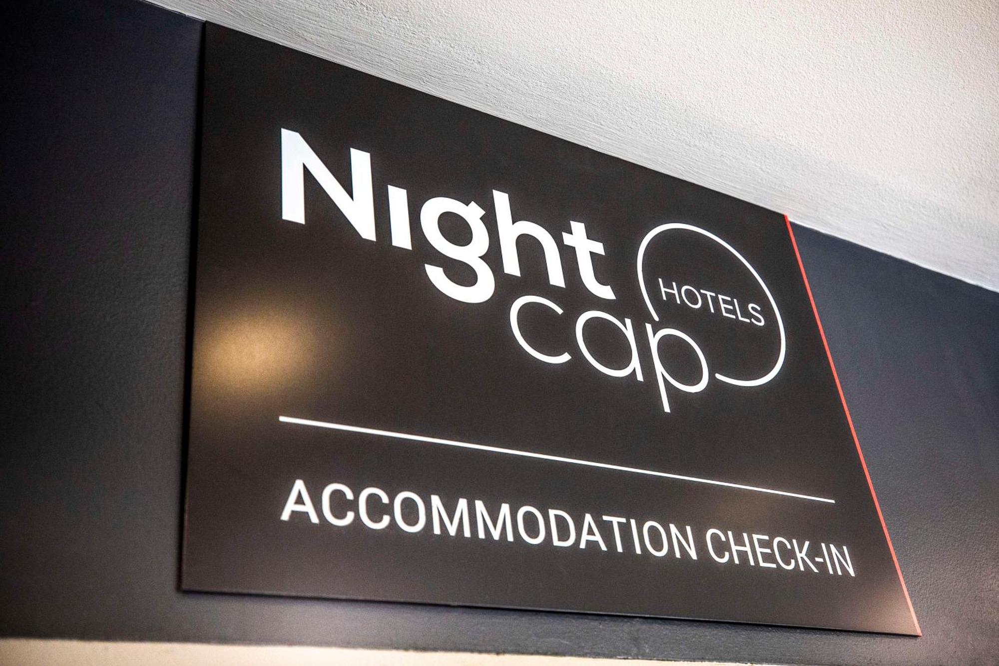 בנקסטאון Nightcap At High Flyer Hotel מראה חיצוני תמונה